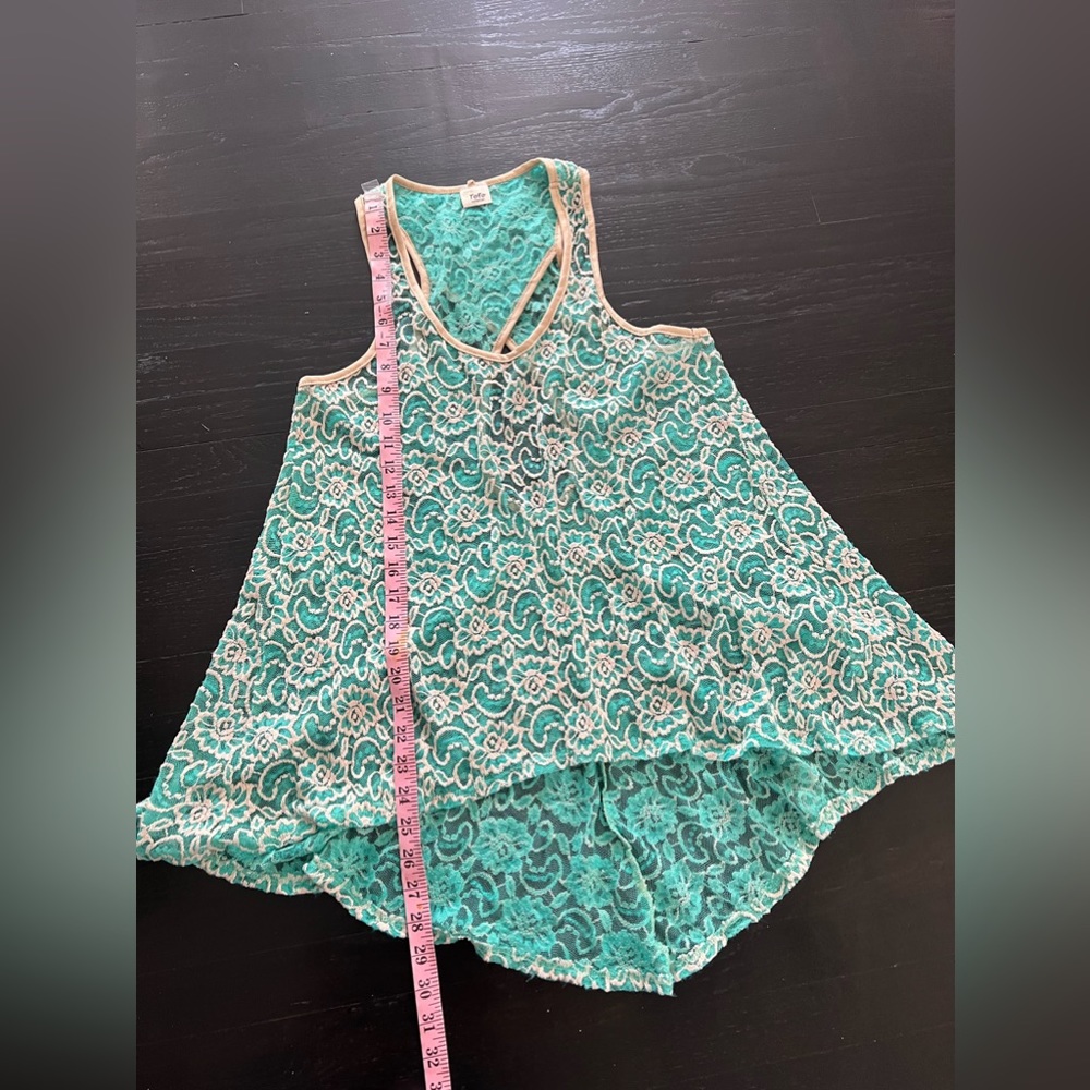 ToTo Collection  Tank Top  Size 1X Used - Picture 5 of 7